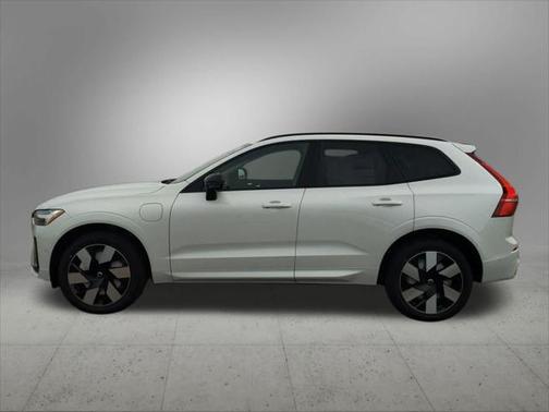 2025 Volvo XC60 Plug-In Hybrid T8 Plus