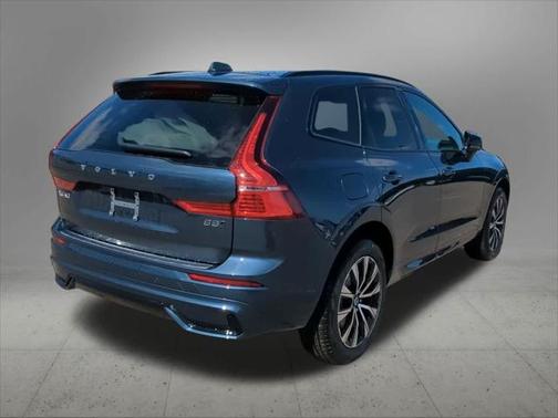 2025 Volvo XC60 B5 Core