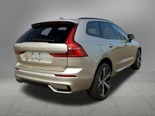 2025 Volvo XC60 Plug-In Hybrid T8 Ultra