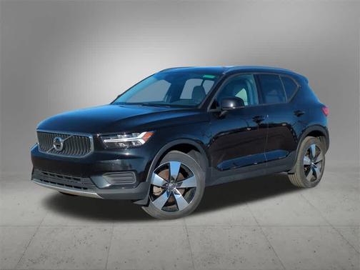 2020 Volvo XC40 T5 Momentum