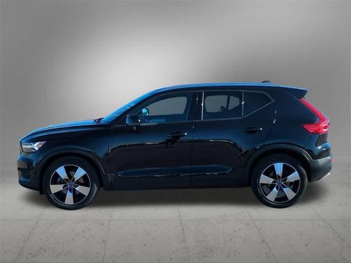 2020 Volvo XC40 T5 Momentum