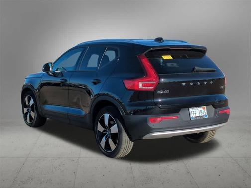 2020 Volvo XC40 T5 Momentum