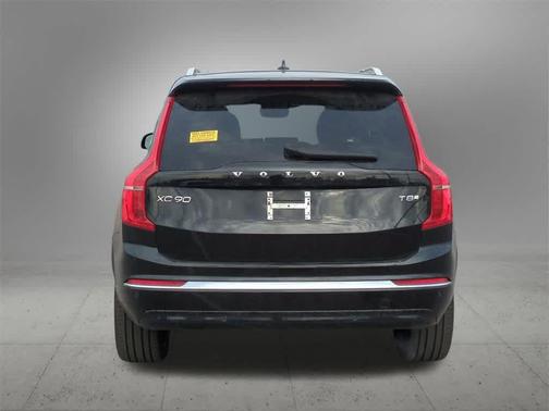 2025 Volvo XC90 Plug-In Hybrid T8 Plus 7-Seater