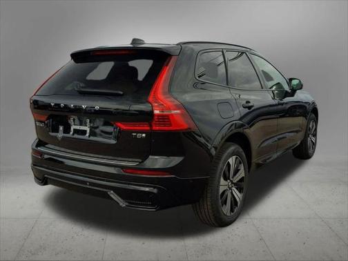 2025 Volvo XC60 Plug-In Hybrid T8 Plus