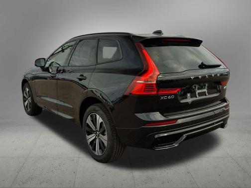2025 Volvo XC60 Plug-In Hybrid T8 Plus