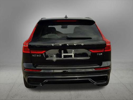 2025 Volvo XC60 Plug-In Hybrid T8 Plus