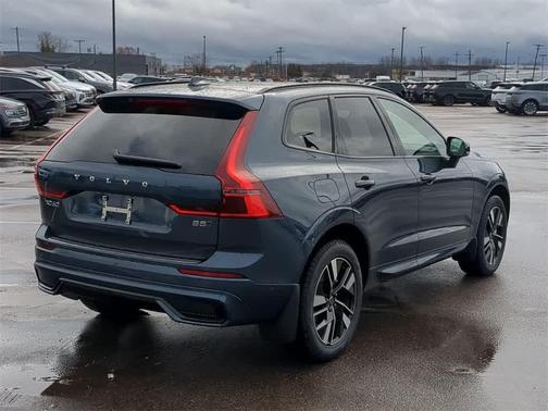 2026 Volvo XC60 B5 Plus