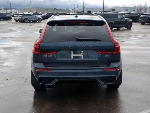 2026 Volvo XC60 B5 Plus