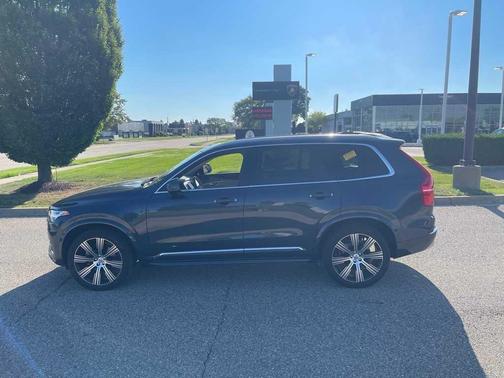 2022 Volvo XC90 T6 Inscription