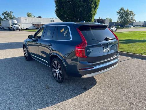 2022 Volvo XC90 T6 Inscription