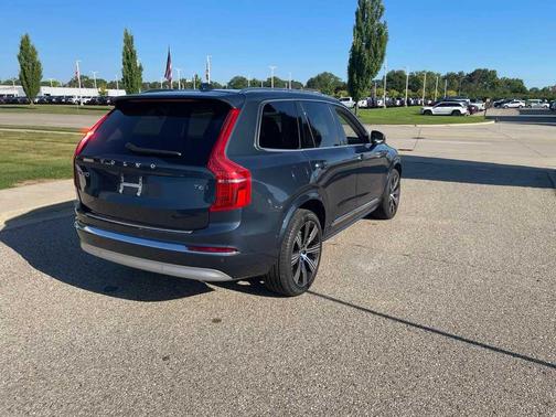 2022 Volvo XC90 T6 Inscription