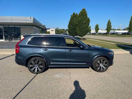 2022 Volvo XC90 T6 Inscription