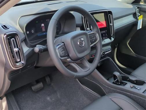2026 Volvo XC40 B5 Core