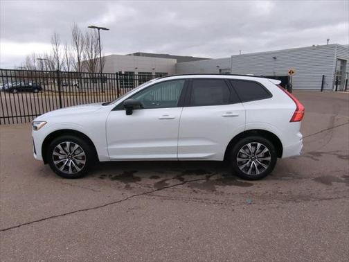2025 Volvo XC60 B5 Core