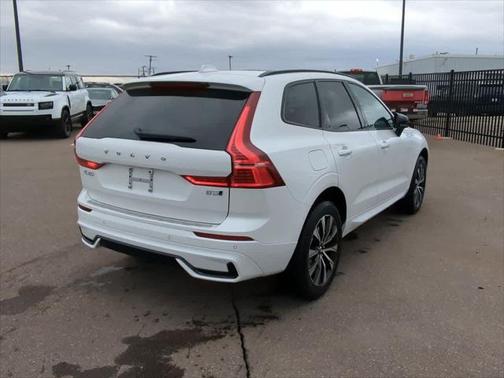 2025 Volvo XC60 B5 Core