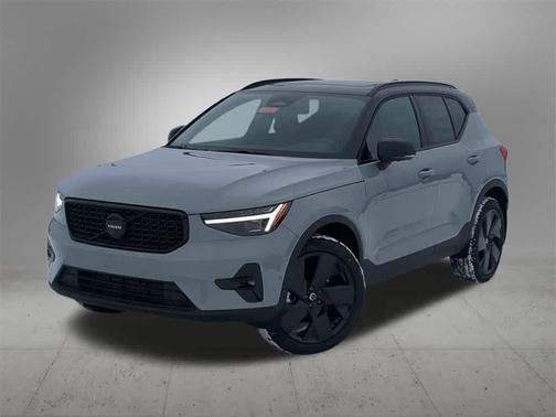 2026 Volvo XC40 Black Edition Ultra, B5 AWD Gas (mild hybrid)