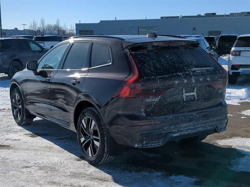 2026 Volvo XC60 B5 Plus