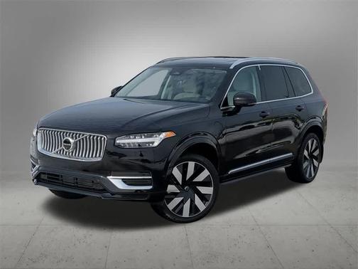 2025 Volvo XC90 Plug-In Hybrid T8 Plus 6-Seater