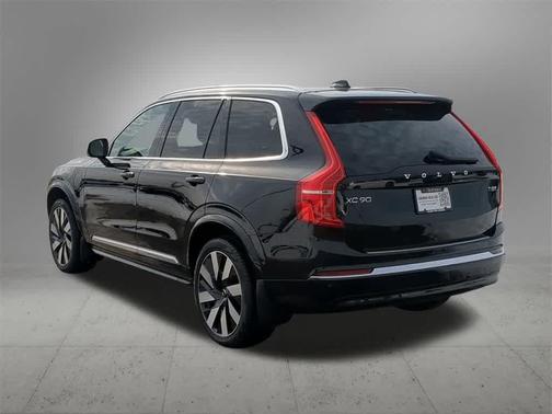 2025 Volvo XC90 Plug-In Hybrid T8 Plus 6-Seater