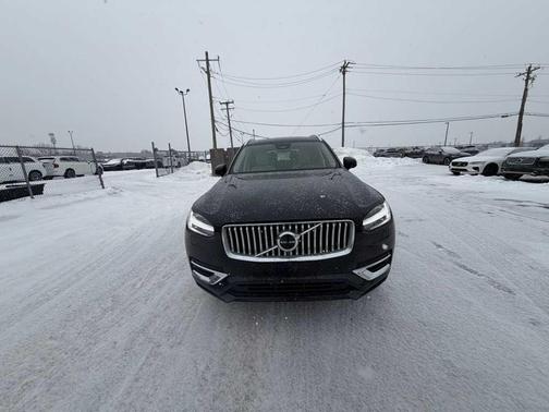 2025 Volvo XC90 Plug-In Hybrid T8 Plus 6-Seater