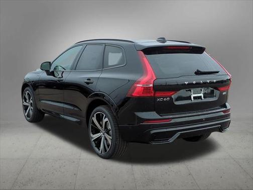 2025 Volvo XC60 B5 Ultra