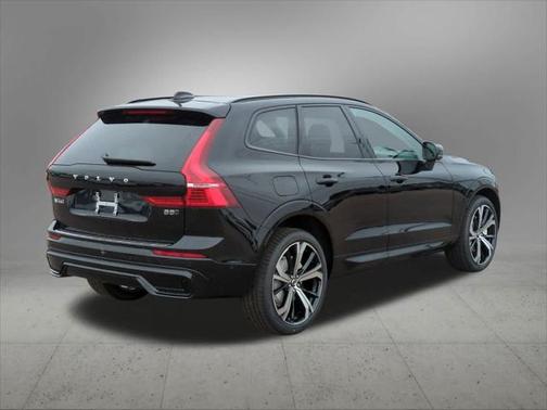 2025 Volvo XC60 B5 Ultra