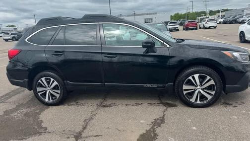 Crystal Black Silica 2019 Subaru Outback 2.5i Limited