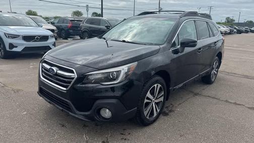 Crystal Black Silica 2019 Subaru Outback 2.5i Limited