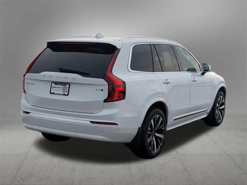 2025 Volvo XC90 B5 Core