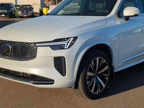 2025 Volvo XC90 B5 Core