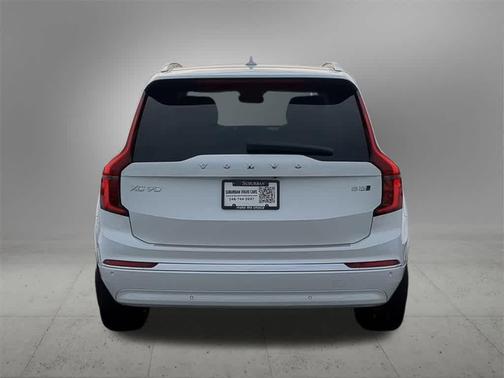 2025 Volvo XC90 B5 Core