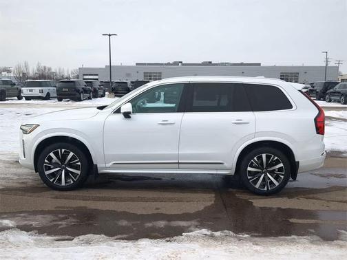 2025 Volvo XC90 B5 Core