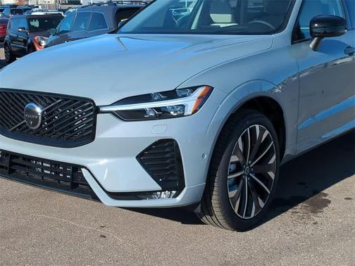 2026 Volvo XC60 B5 Ultra