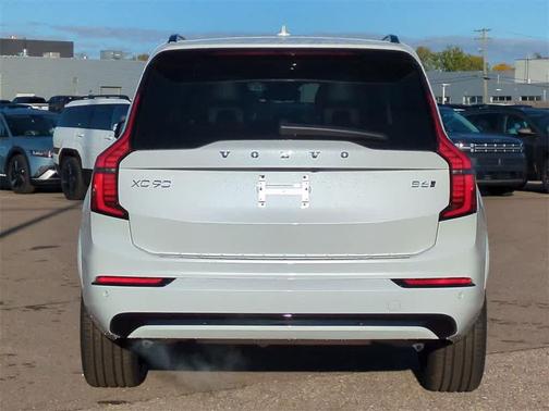2026 Volvo XC90 B6 Ultra Dark Theme 7-Seater