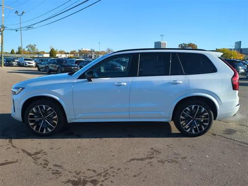 2026 Volvo XC90 B6 Ultra Dark Theme 7-Seater