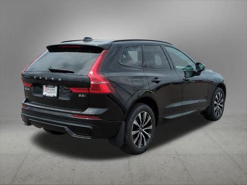 2025 Volvo XC60 B5 Core