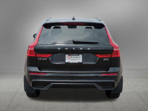 2025 Volvo XC60 B5 Core
