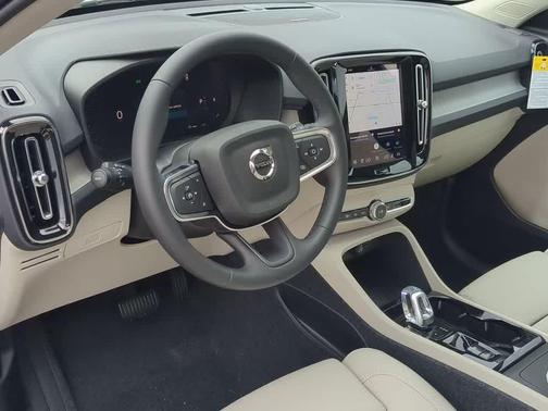 Crystal White 2026 Volvo XC40 Plus, B5 AWD Gas (mild hybrid), Dark