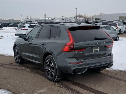2026 Volvo XC60 B5 Plus