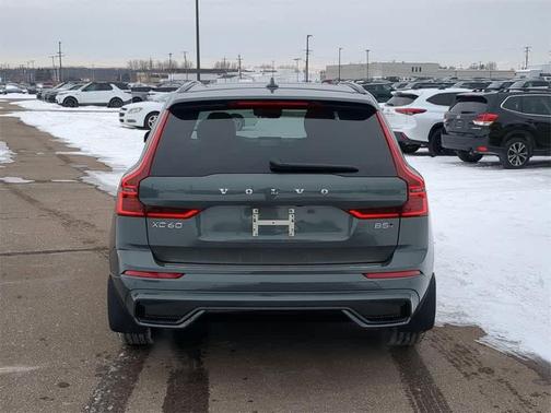 2026 Volvo XC60 B5 Plus