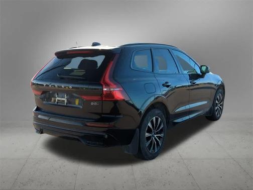 2025 Volvo XC60 B5 Core