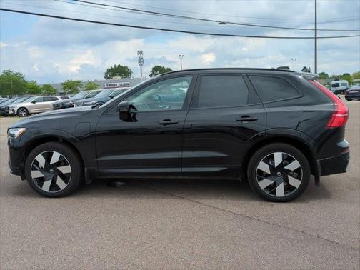 2025 Volvo XC60 Plug-In Hybrid T8 Plus