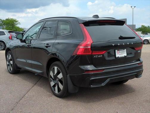 2025 Volvo XC60 Plug-In Hybrid T8 Plus