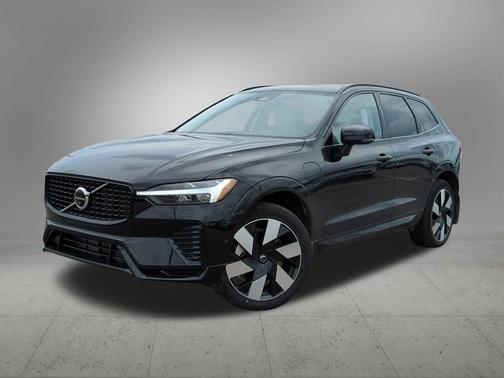 2025 Volvo XC60 Plug-In Hybrid T8 Plus
