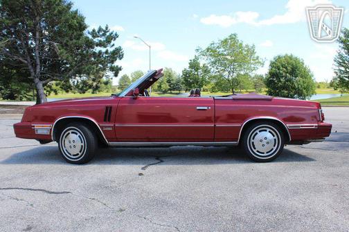 RED 1984 Dodge 600