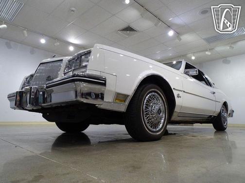1985 Buick Riviera 