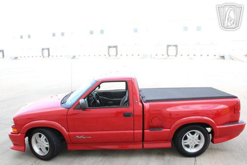 2001 Chevrolet S-10 Base