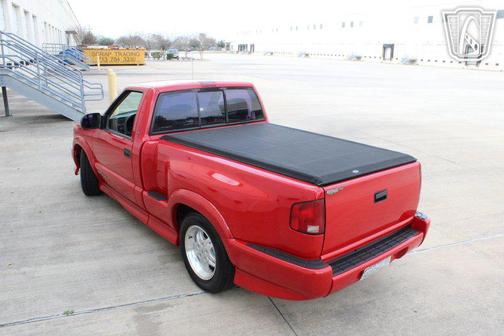 2001 Chevrolet S-10 Base