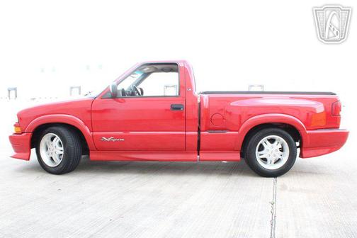 2001 Chevrolet S-10 Base