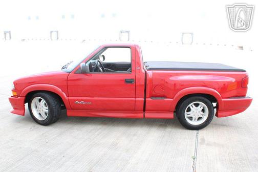2001 Chevrolet S-10 Base